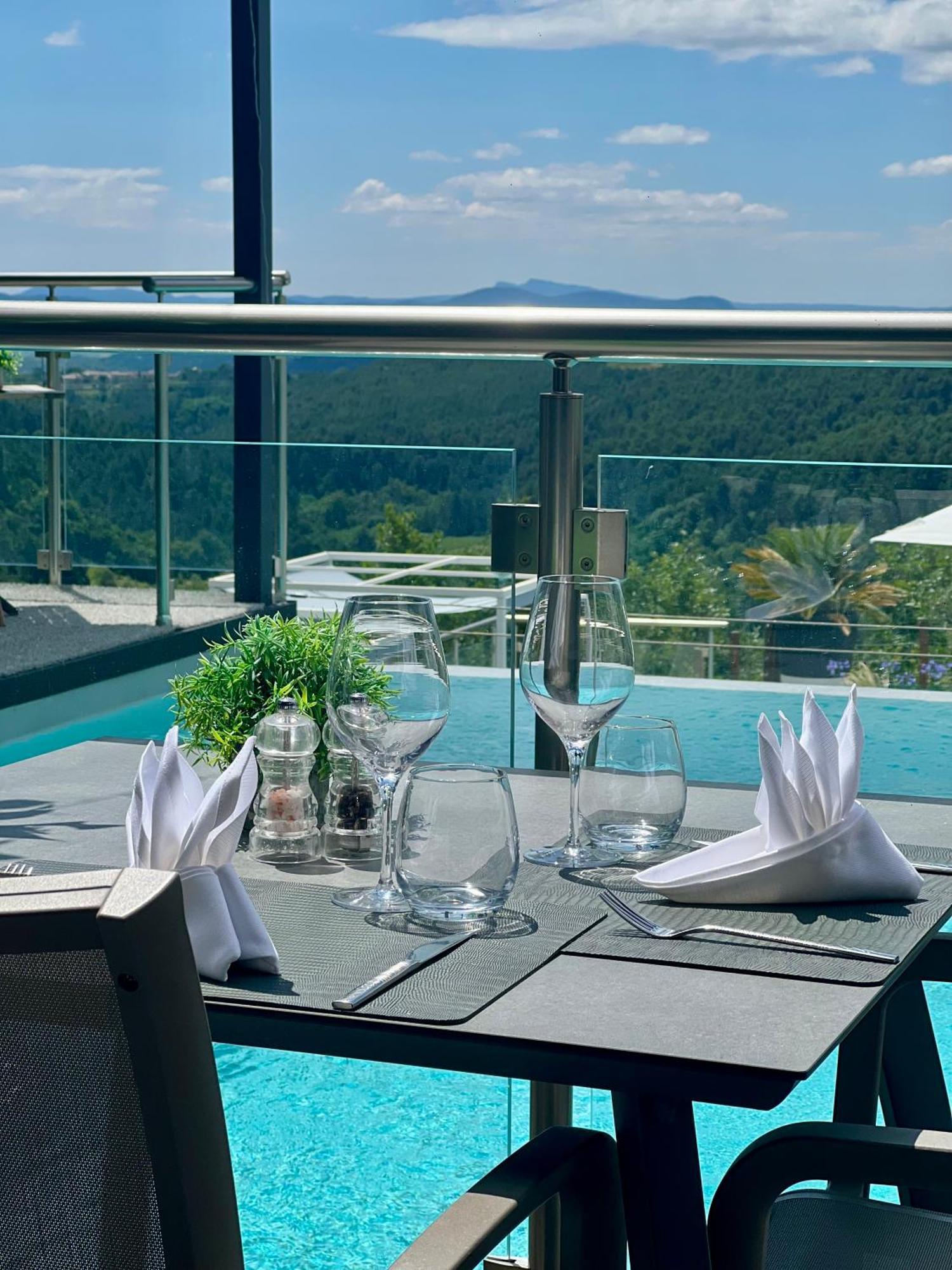 Domaine De Chalveches Hotel Spa 4* Faugeres  Eksteriør bilde